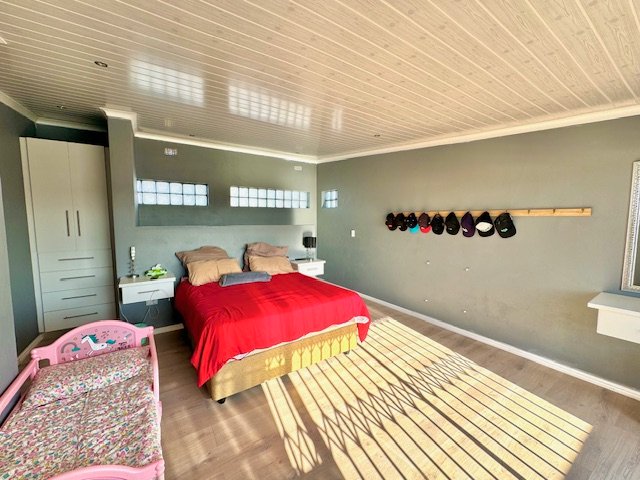 3 Bedroom Property for Sale in Pelican Park Western Cape